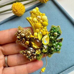 Handmade Beaded Maple Leaf Brooch: Embroidered Crystal Autumn Jewelry