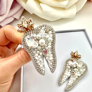 Handmade Beaded Molar Tooth Brooch: Dentist Gift