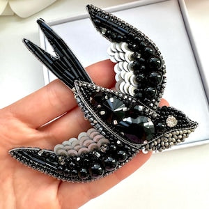 Hand-Embroidered Black Swallow Bird Brooch: Elegant Nature-Inspired Pin