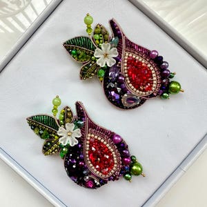 Hand-embroidered brooch ‘’Sweet Figs”. Handmade designer pin brooch.