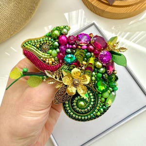 Handmade Beaded Chameleon Brooch: Tropical Designer Accessory