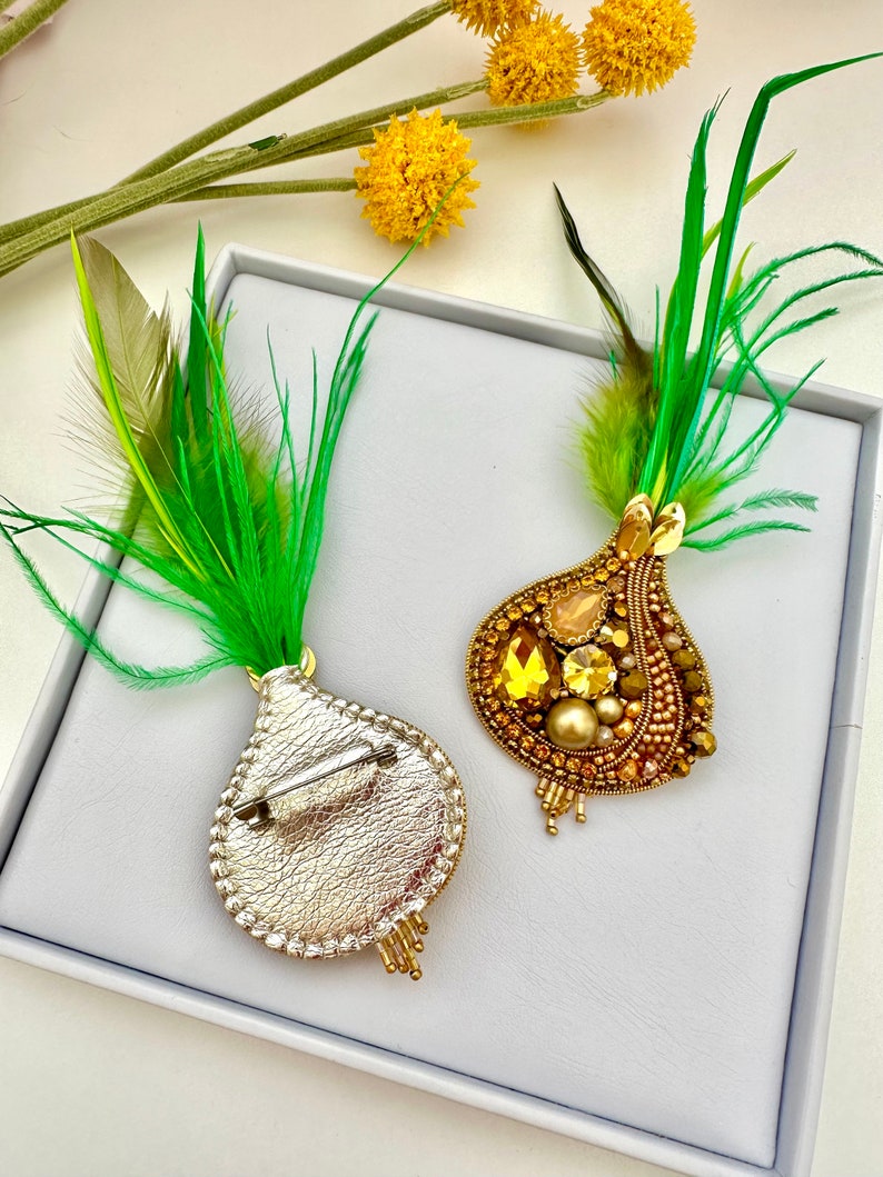 Hand-Embroidered "Gold Onion" Brooch: Beaded Crystal Design