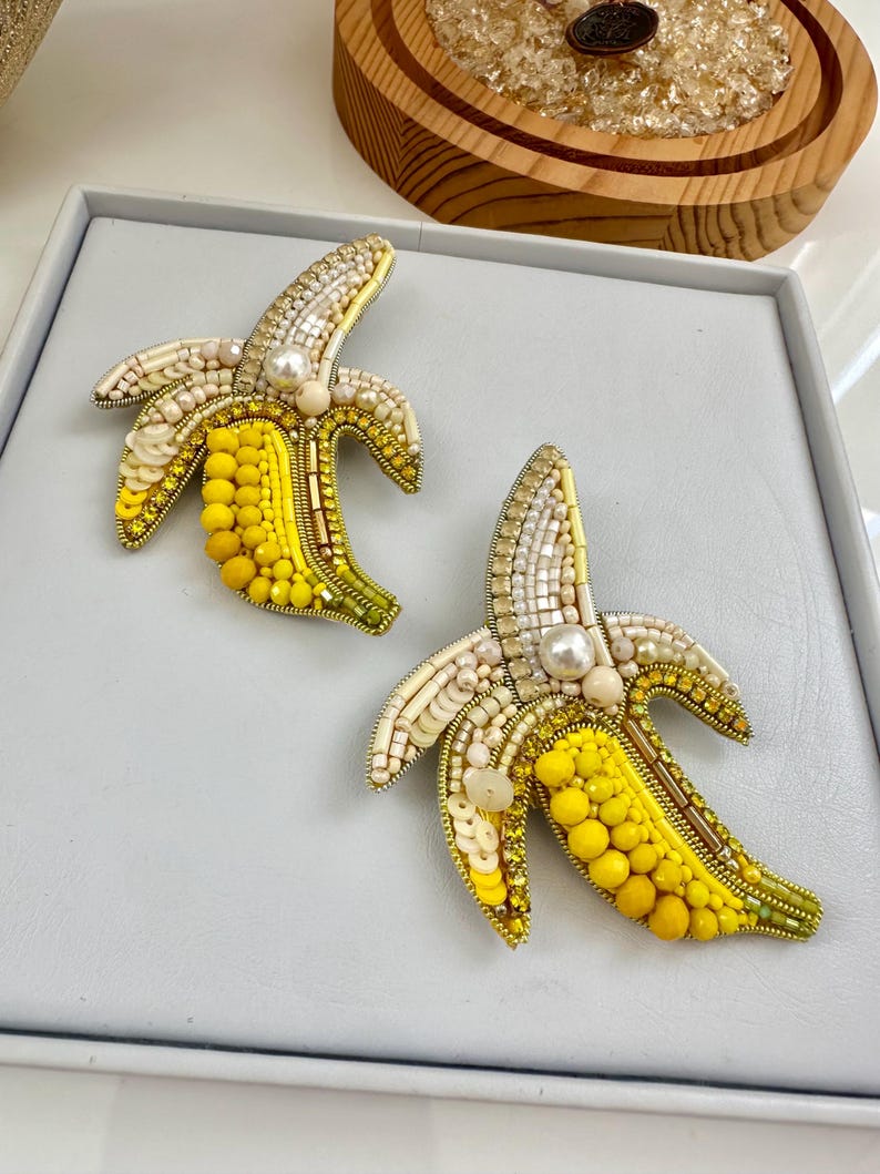 Hand-Embroidered BANANA BROOCH - Unique HANDMADE Designer Pin, Beaded Christmas Gift for Her, Ideal for Adding Style & Charm to Any Outfit
