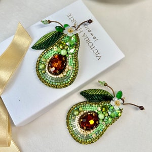 Hand-embroidered brooch ‘’Avocado"