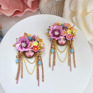 Handmade Embroidered Pin Brooch: Colorful Floral Design