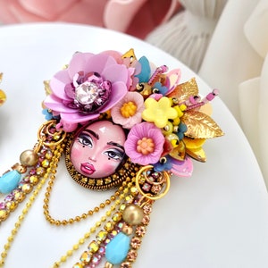 Handmade Embroidered Pin Brooch: Colorful Floral Design