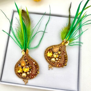 Hand-Embroidered "Gold Onion" Brooch: Beaded Crystal Design