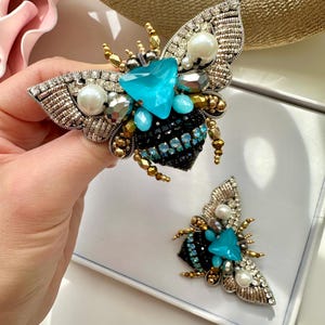 Hand-Embroidered Bee Brooch: Beaded Designer Pin