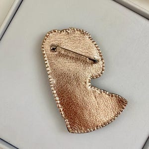 Girl with a Pearl Earring Brooch: Beaded Embroidered Lapel Pin
