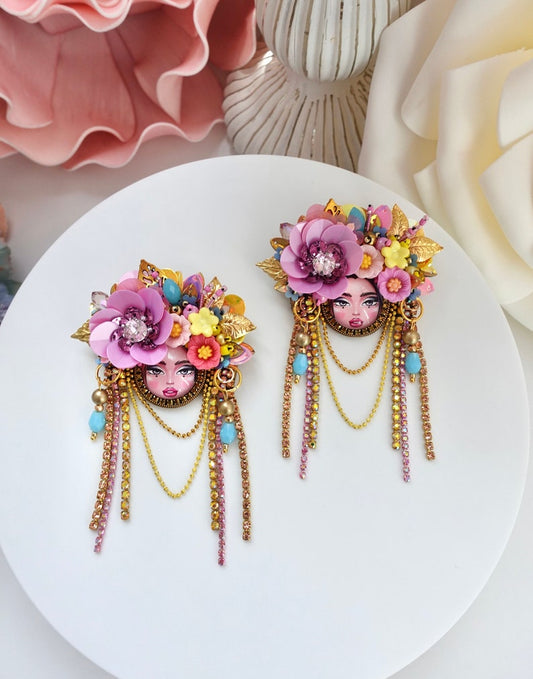 Handmade Embroidered Pin Brooch: Colorful Floral Design