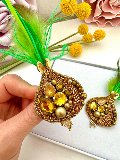 Hand-Embroidered "Gold Onion" Brooch: Beaded Crystal Design