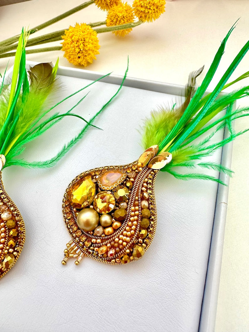Hand-Embroidered "Gold Onion" Brooch: Beaded Crystal Design