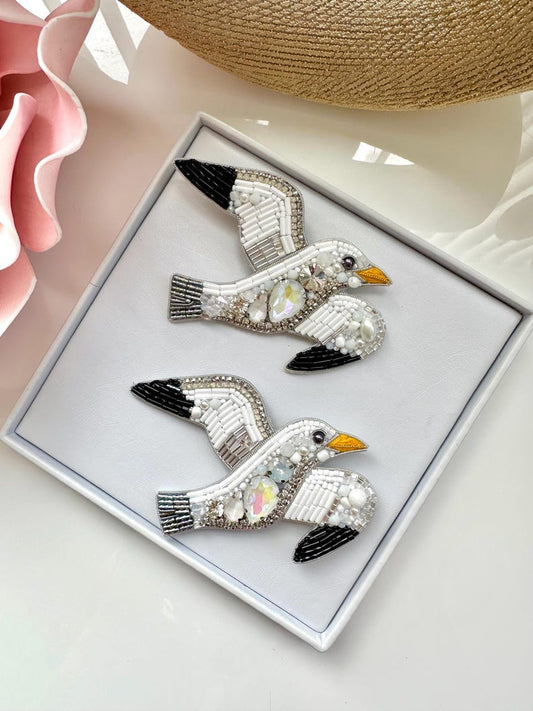 Handmade Beaded Seagull Brooch: Crystal Bird Pin