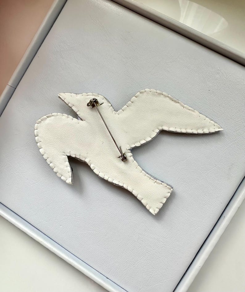 Handmade Beaded Seagull Brooch: Crystal Bird Pin