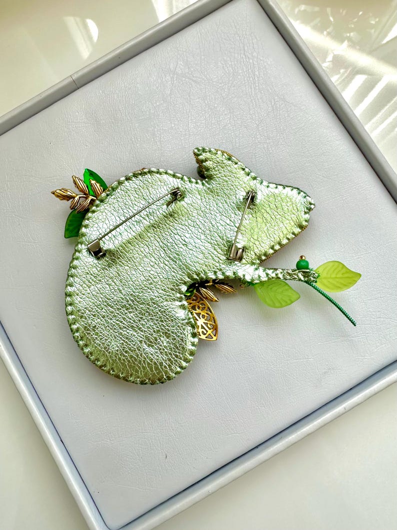 Handmade Beaded Chameleon Brooch: Tropical Designer Accessory